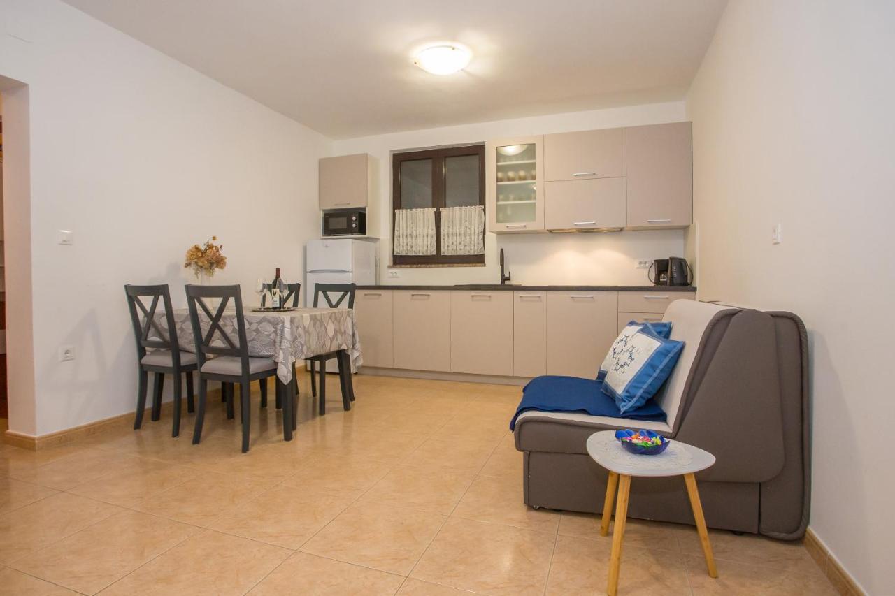 Apartment Ivan 2 Funtana Exterior foto