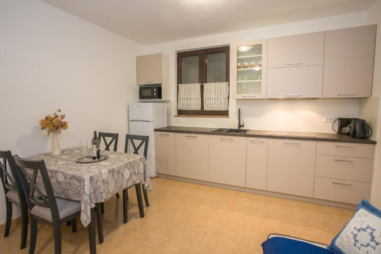 Apartment Ivan 2 Funtana Exterior foto